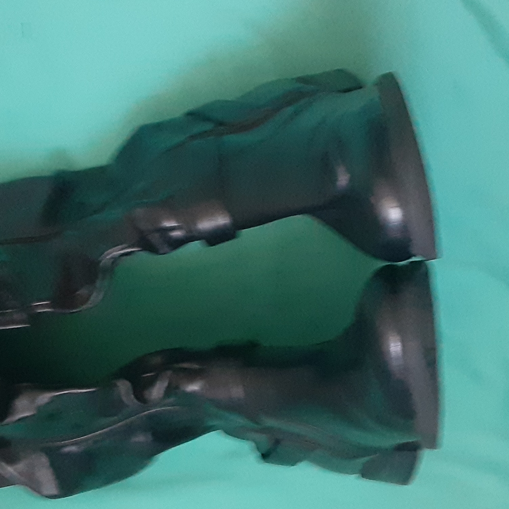 White mountain black boots, size 8 - Picture 7 of 8